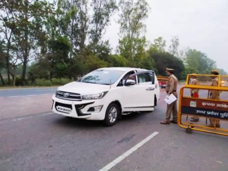  सीतापुर जनपद में कोविड 19 की बढते मरीजो को लेकर जिले के बाडर को पूर्णतया बंद कर दिया है।