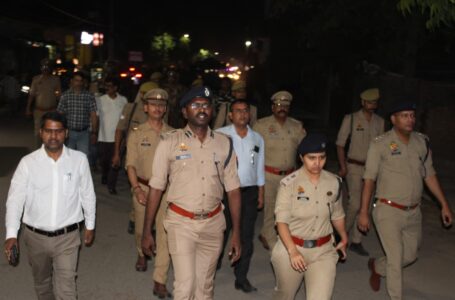 डीआईजी चित्रकूट धाम,परिक्षेत्र बांदा ने आगामी त्यौहार ईद उल-अजहा (बकरीद) के दृष्टिगत कस्बा राठ में पैदल गस्त किया…।।