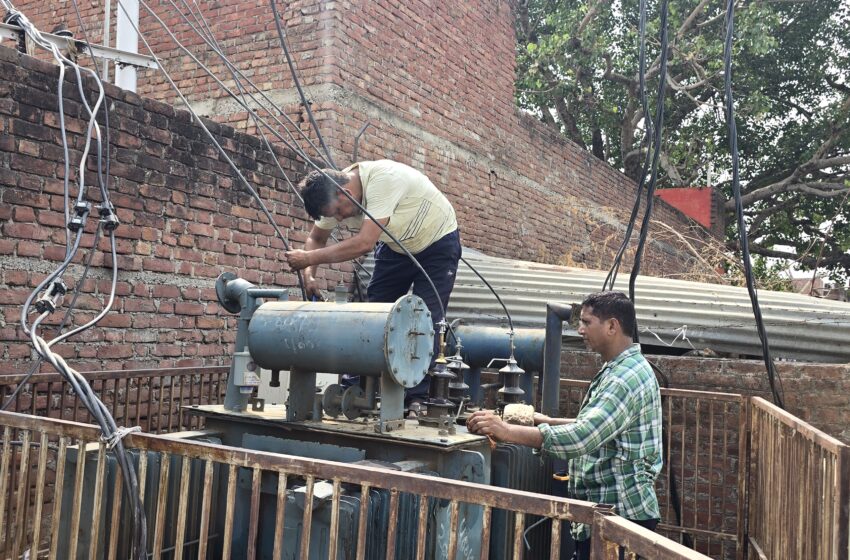  महावीर वाटिका में 20 घंटे से बिजली गुल, ट्रांसफार्मर खराब होने से मचा हाहाकार