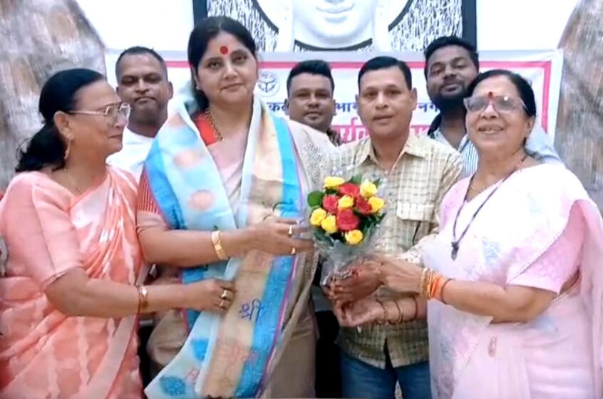  महिला उत्पीड़न और अपराधीकरण के विरोध में राज्य महिला आयोग को सौंपा गया ज्ञापन