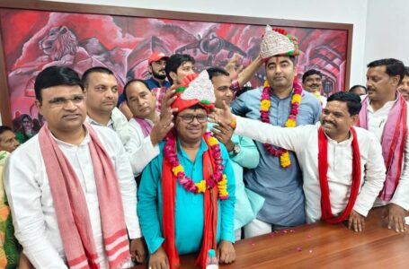 सपा इटावा सदर विधानसभा कार्यकारिणी का विस्तार, मुख्य अतिथि अभिषेक यादव का हुआ भव्य स्वागत
