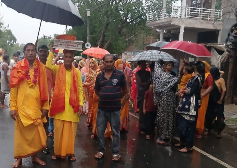  सराय भूपत ग्रामवासी भक्तों ने निकाली कलश यात्रा