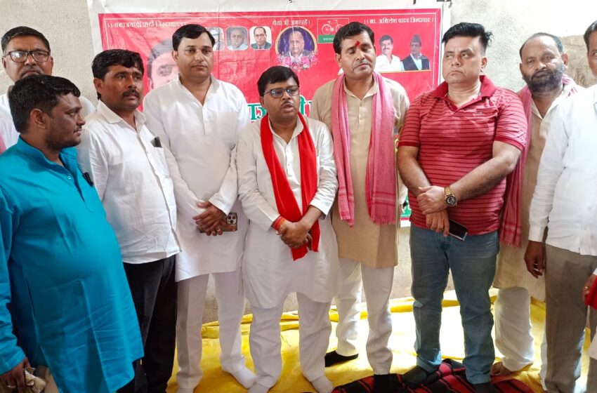  दादरपुर में भगवताचार्य के साथ अमानवीय व्यवहार पर बवाल, सपा नेताओं ने की दोषियों पर कठोर कार्रवाई की मांग