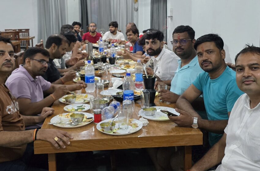  A #SQUARE” रेस्टोरेंट पर जैन ग्रुप मित्र मंडली का सामूहिक भोज