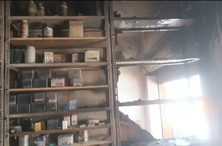  शॉर्ट सर्किट से मेडिकल स्टोर में आग, 4 लाख से अधिक का नुकसान