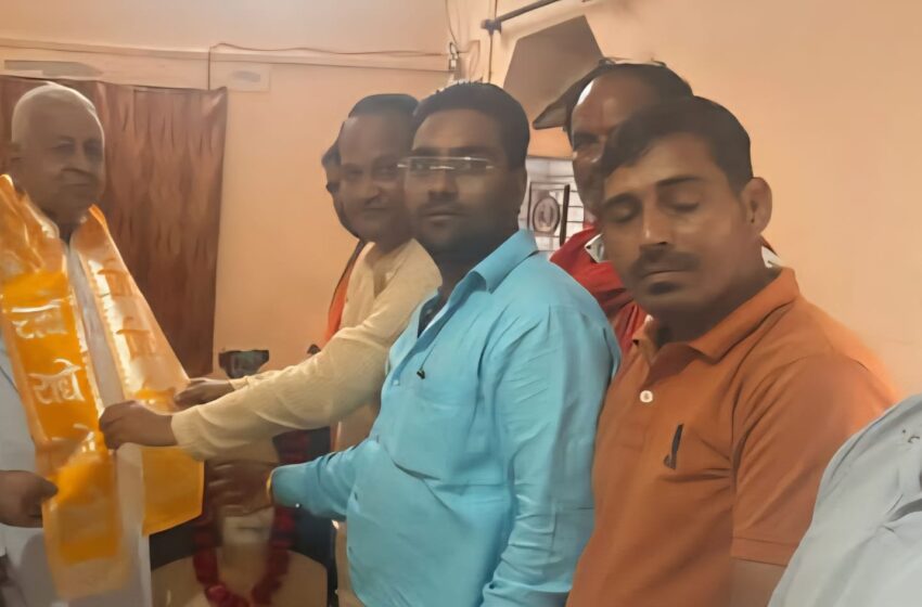  जसवंतनगर द्वितीय मण्डल में हर घर तिरंगा अभियान के अंतर्गत शहीदों को नमन