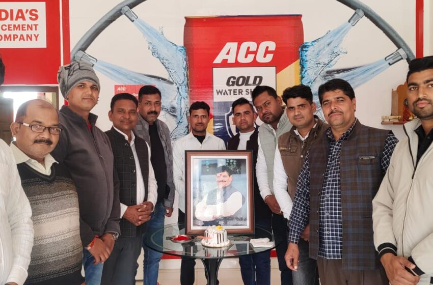  रेल मंडी में पालिका सभासदो ने शिवपाल सिंह यादव का जन्मदिन उत्साहपूर्वक मनाया,